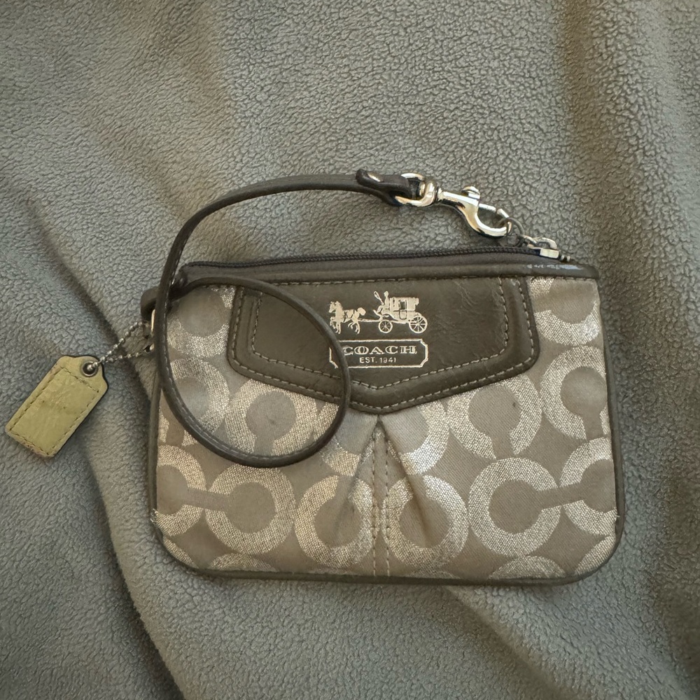 Gray and Silver Coach Classic Wrislet